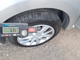 RENAULT SANDERO LIFE10MT Pneu dianteiro esq.