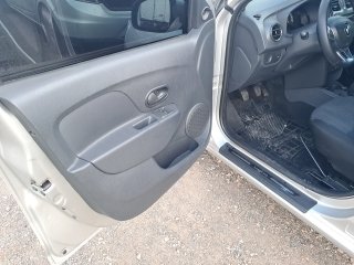 RENAULT SANDERO LIFE10MT Porta e interior motorista