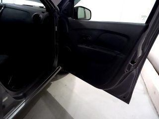 RENAULT SANDERO LIFE10MT Porta e interior passageiro