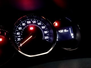 RENAULT SANDERO SZE16MT Painel KM