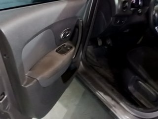 RENAULT SANDERO SZE16MT Porta e interior motorista