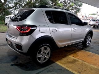 RENAULT SANDERO SZE16MT Traseira Motorista