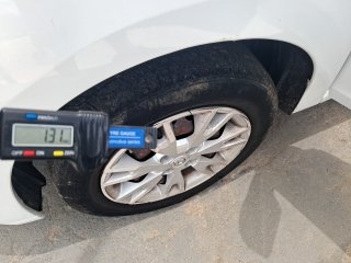 RENAULT SANDERO ZEN10MT Pneu dianteiro esq.