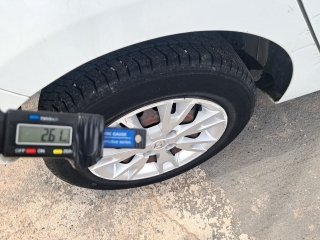 RENAULT SANDERO ZEN10MT Pneu traseiro dir.