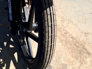 SHINERAY JET 50 Pneu dianteiro dir.