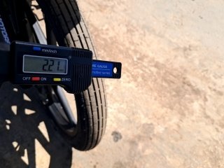 SHINERAY JET 50 Pneu dianteiro esq.