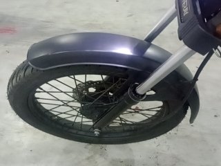 SHINERAY XY125-6A CBS Pneu dianteiro esq.