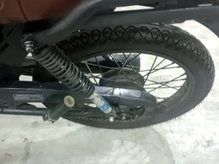 SHINERAY XY125-6A CBS Pneu traseiro esq.