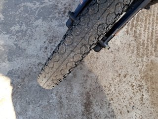 SHINERAY XY125-6A  Pneu dianteiro dir.