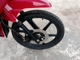 SHINERAY XY125-6A Pneu dianteiro dir.