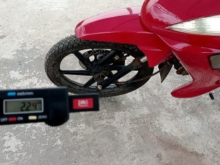 SHINERAY XY125-6A Pneu dianteiro esq.