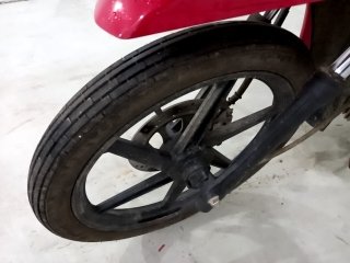 SHINERAY XY125-6A  Pneu dianteiro esq.