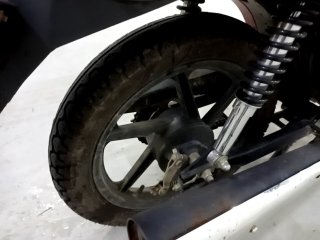 SHINERAY XY125-6A  Pneu traseiro dir.