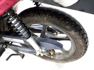 SHINERAY XY125-6A  Pneu traseiro esq.