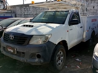 Toyota Hilux 2013 em leilão