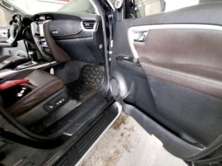 TOYOTA HILUX SWSRXA4FD Porta e interior passageiro