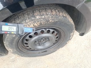 VOLKSWAGEN GOL 1.0 Pneu dianteiro dir.