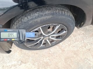 VOLKSWAGEN GOL 1.0 Pneu dianteiro esq.