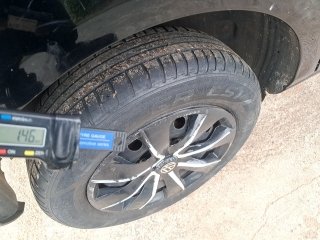 VOLKSWAGEN GOL 1.0 Pneu traseiro dir.