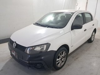 Volkswagen Voyage 2017 em leilão