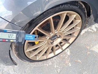 VOLKSWAGEN UP MOVE MDV Pneu dianteiro esq.