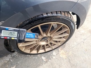 VOLKSWAGEN UP MOVE MDV Pneu traseiro esq.