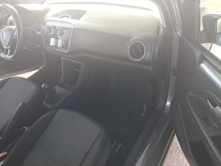 VOLKSWAGEN UP MOVE MDV Porta e interior passageiro