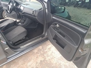 VOLKSWAGEN UP MOVE MDV Porta e interior passageiro