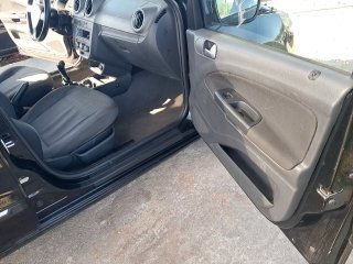 VOLKSWAGEN VOYAGE 1.6 COMFORTL Porta e interior passageiro