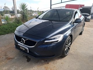 VOLVO V40 T4 MOMENTUM Frente Motorista