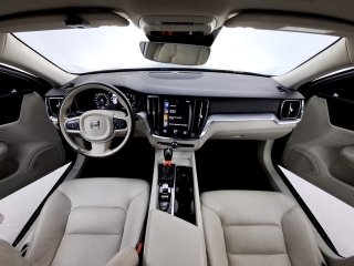 VOLVO V60 T5 MOMENTUM Painel completo