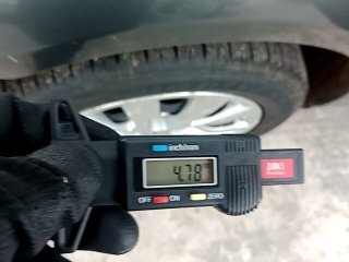 VW FOX 1.0 GII Pneu dianteiro esq.