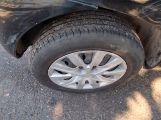 VW FOX 1.0 Pneu dianteiro dir.
