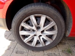 VW FOX 1.0 Pneu dianteiro esq.