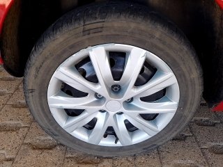 VW FOX 1.0 Pneu traseiro dir.