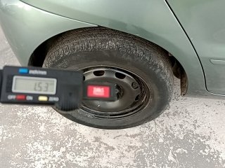 VW FOX 1.6 GII Pneu traseiro dir.