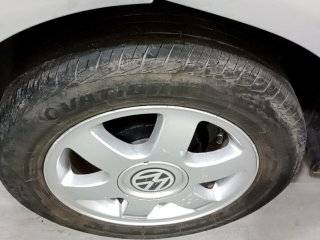 VW FOX 1.6 PLUS Pneu traseiro dir.