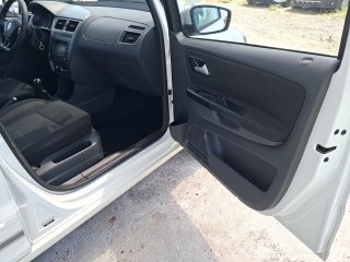 VW FOX CONNECT MB Porta e interior passageiro