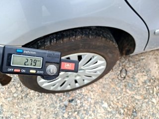 VW GOL 1.0 Pneu traseiro dir.