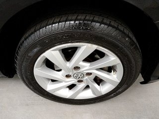 VW GOL 1.0L MC5 Pneu dianteiro dir.