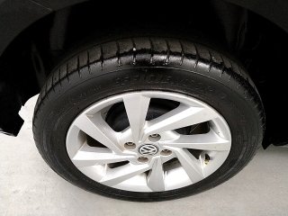 VW GOL 1.0L MC5 Pneu traseiro dir.