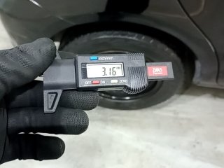 VW GOL 1.6 POWER Pneu traseiro dir.