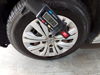 VW GOL CITY MB S Pneu dianteiro esq.