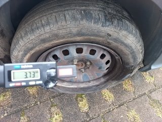 VW NOVA SAVEIRO TL MBVS Pneu dianteiro dir.