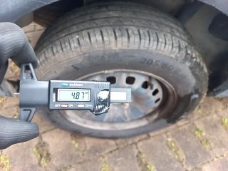 VW NOVA SAVEIRO TL MBVS Pneu traseiro dir.