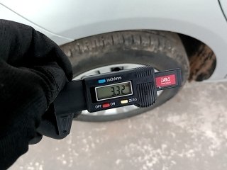 VW NOVO GOL TL MCV Pneu traseiro dir.