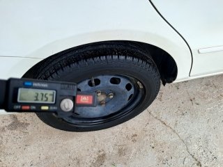 VW NOVO VOYAGE 1.6 Pneu dianteiro dir.