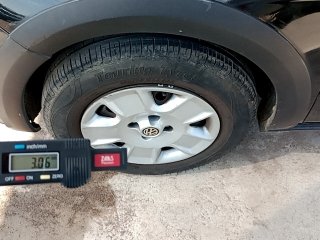 VW SAVEIRO 1.6 CS Pneu dianteiro esq.