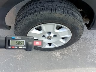 VW SAVEIRO 1.6 CS Pneu traseiro dir.