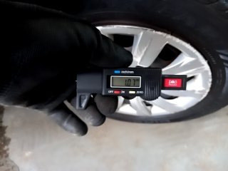 VW SPACEFOX TREND GII Pneu dianteiro dir.